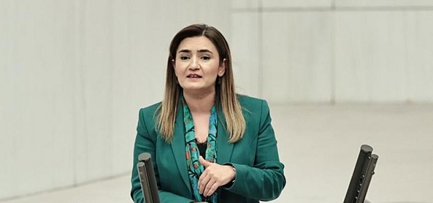 CHP İzmir Milletvekili Av. Sevda Erdan Kılıç: Uyarıyorum; PTT hacklendi 38 bin kişinin bilgileri çalındı, Saray hacklenirse 60 milyonun kimlik bilgileri çalınır