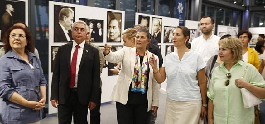 Kurtuluş Mücadelesi’nin 100. Yılında Atatürk Fotoğrafları Sergisi Tekstil Park Sanat Galerisi’nde Açıldı
