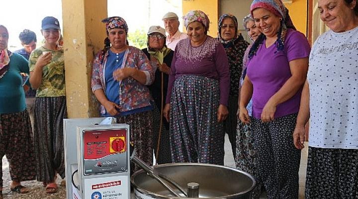Antalya Büyükşehir’den Serik’e hamur yoğurma makinesi desteği